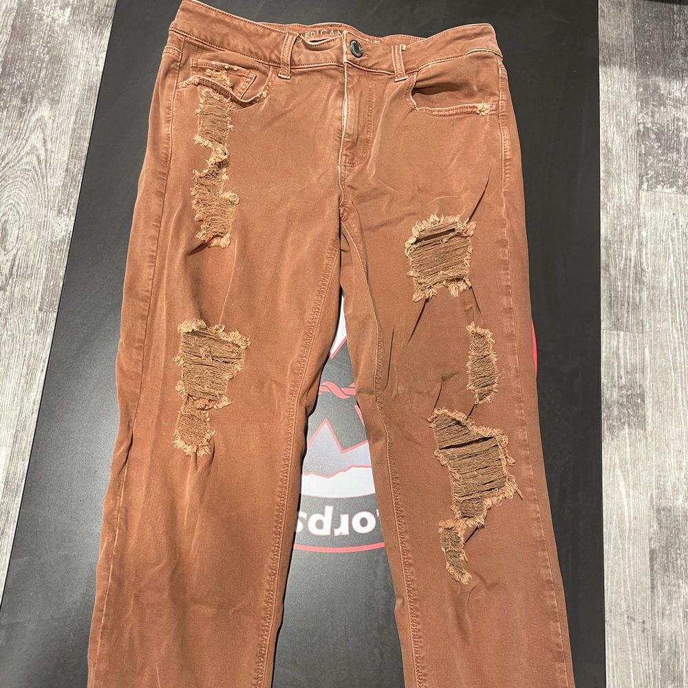 American Eagle distressed super stretch jeans